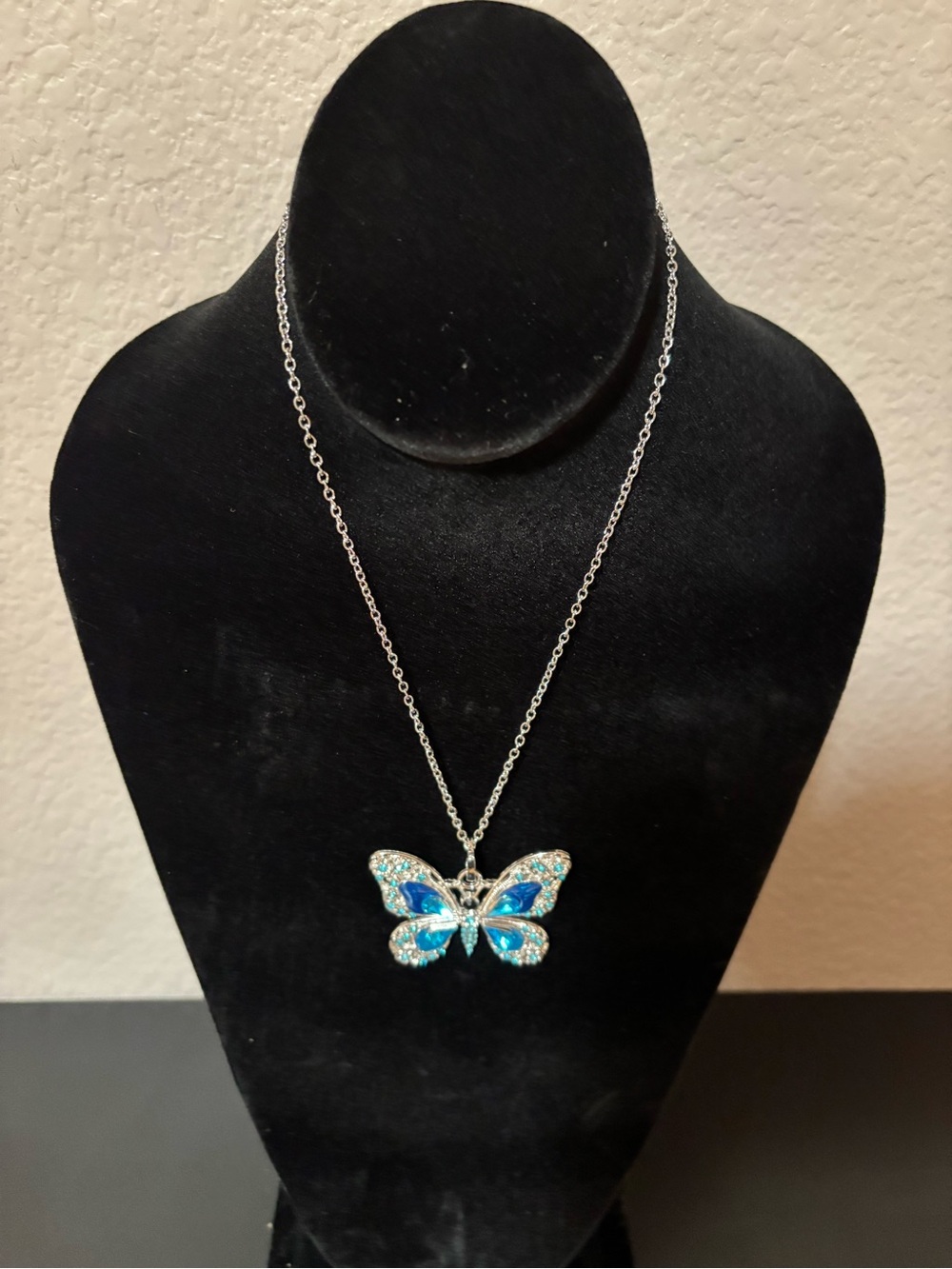 New Blue Crystal Butterfly Pendant Necklace - Silver Tone